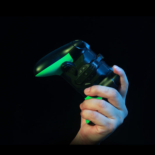 BIGBIG WON ARMORX Pro installed on an xbox controller held in a hand